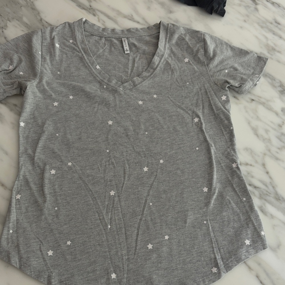 Z Supply Gray Star V-Neck Short Sleeve Tee